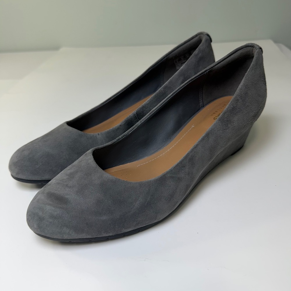 Clarks Artisan Vendra Bloom Womens‎ Grey Suede Wedge Pumps Round Toe Shoes 8.5 M